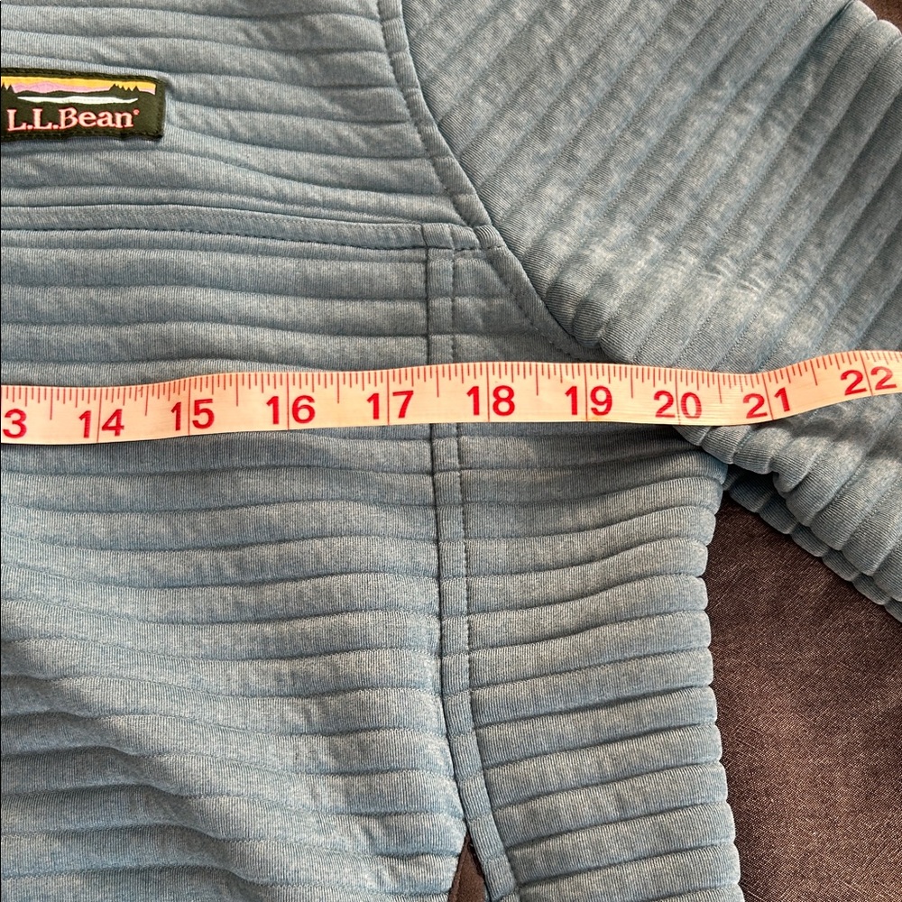 L.L. Bean Spring Pullover - Picture 6 of 7